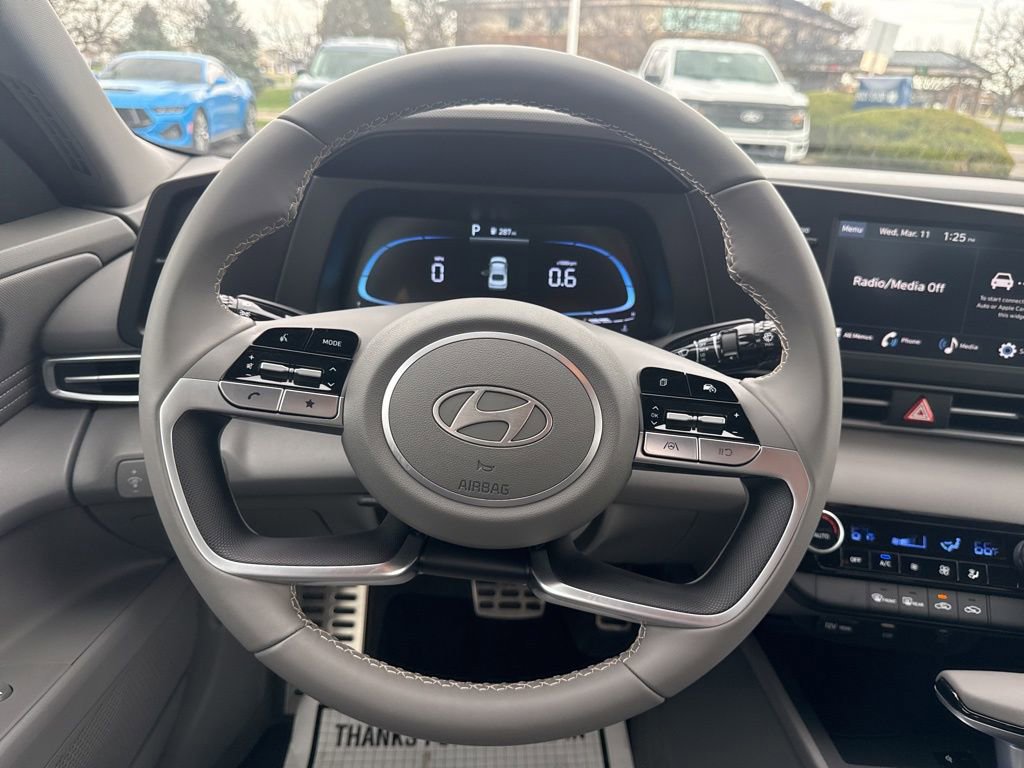 Used 2025 Hyundai Elantra Sport image 25