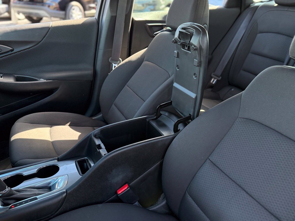 Used 2018 Chevrolet Malibu LT w/ Driver Confidence Package FWD image 23