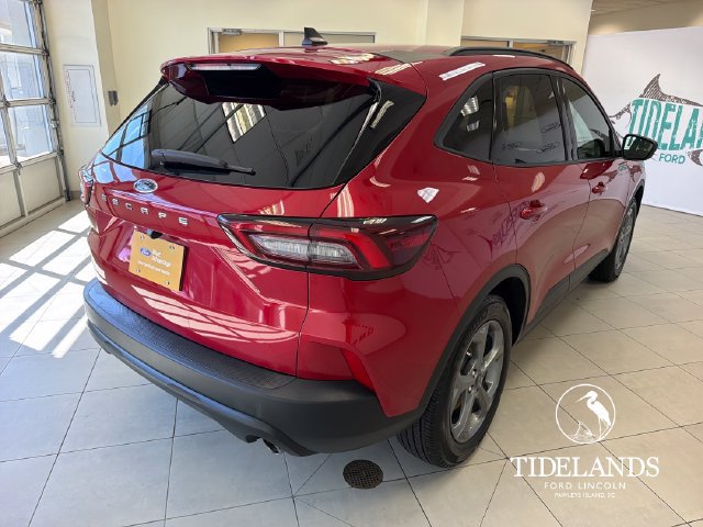 Certified 2025 Ford Escape ST-Line FWD image 9