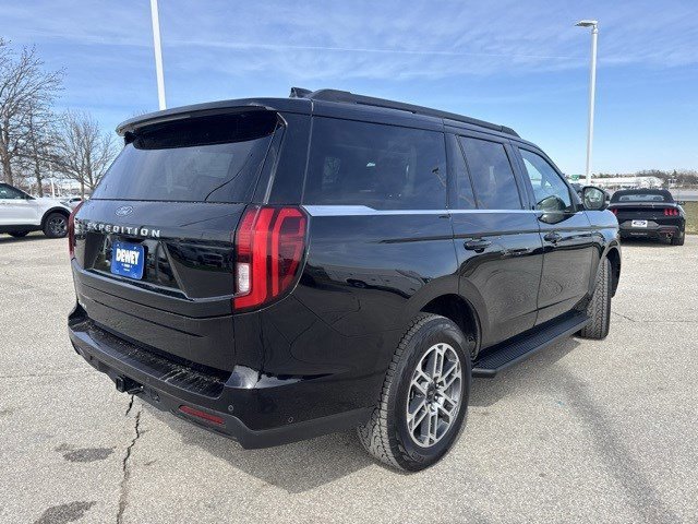 Certified 2025 Ford Expedition Active image 5