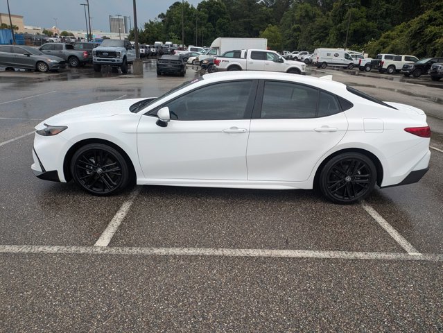 Used 2025 Toyota Camry SE w/ Convenience Package FWD image 8