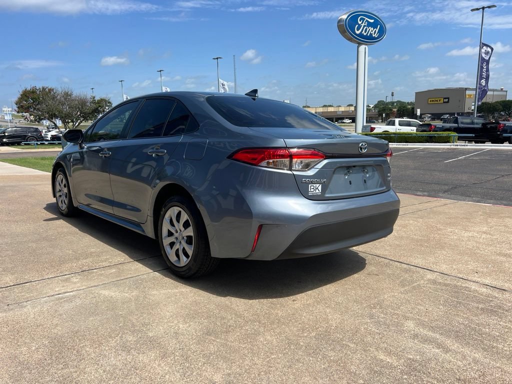 Used 2024 Toyota Corolla LE FWD image 5