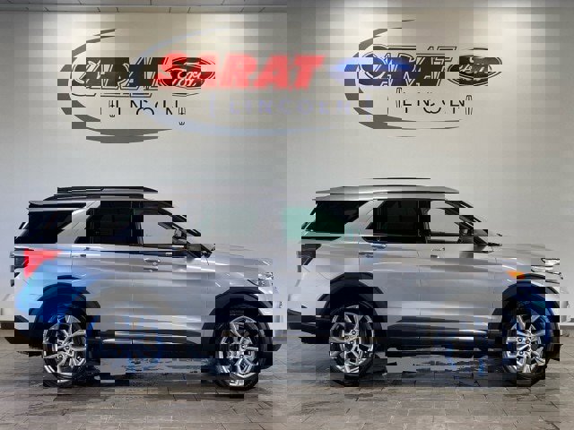 Certified 2022 Ford Explorer XLT w/ Equipment Group 202A image 5