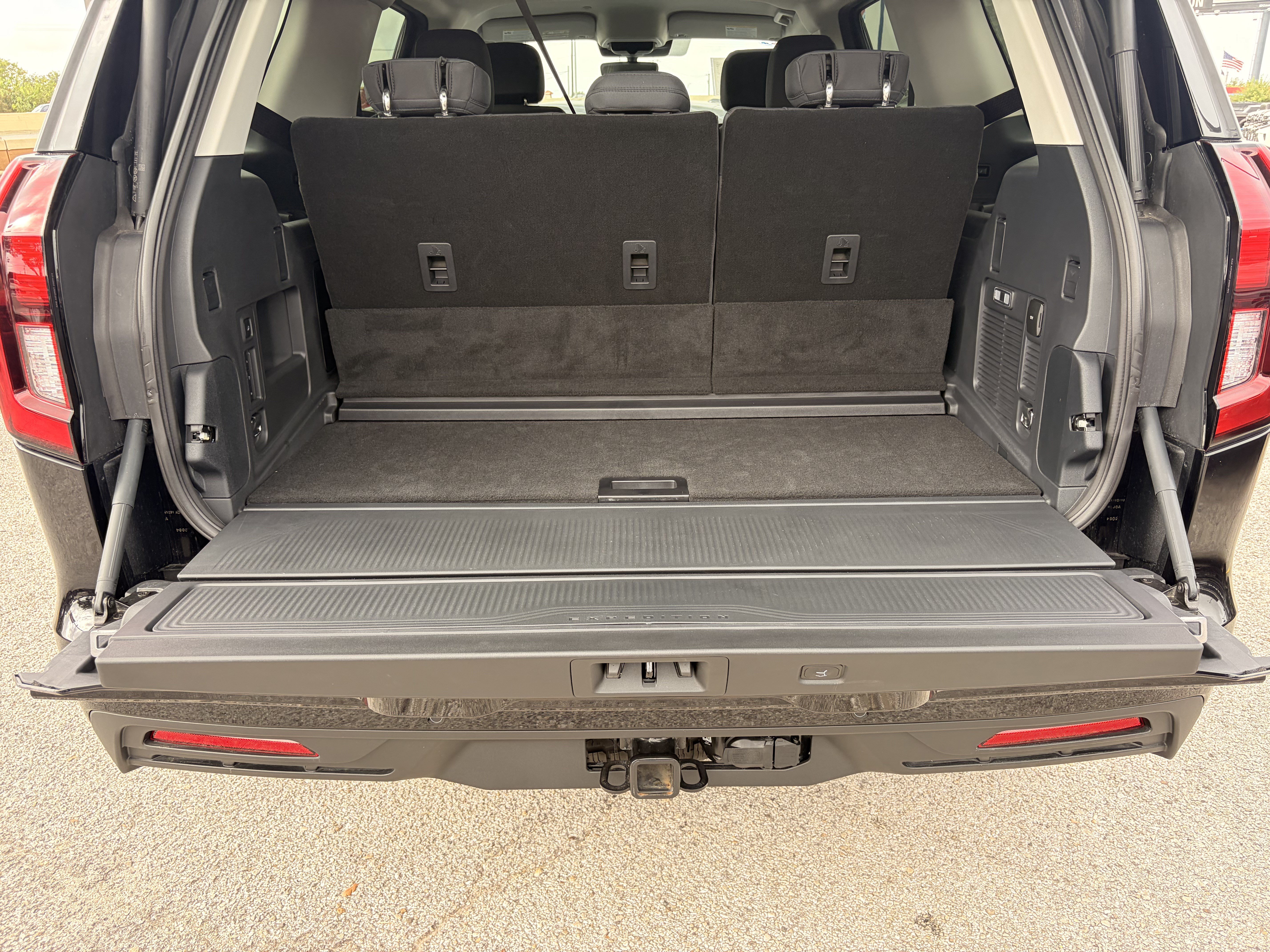 Certified 2025 Ford Expedition Active RWD image 10