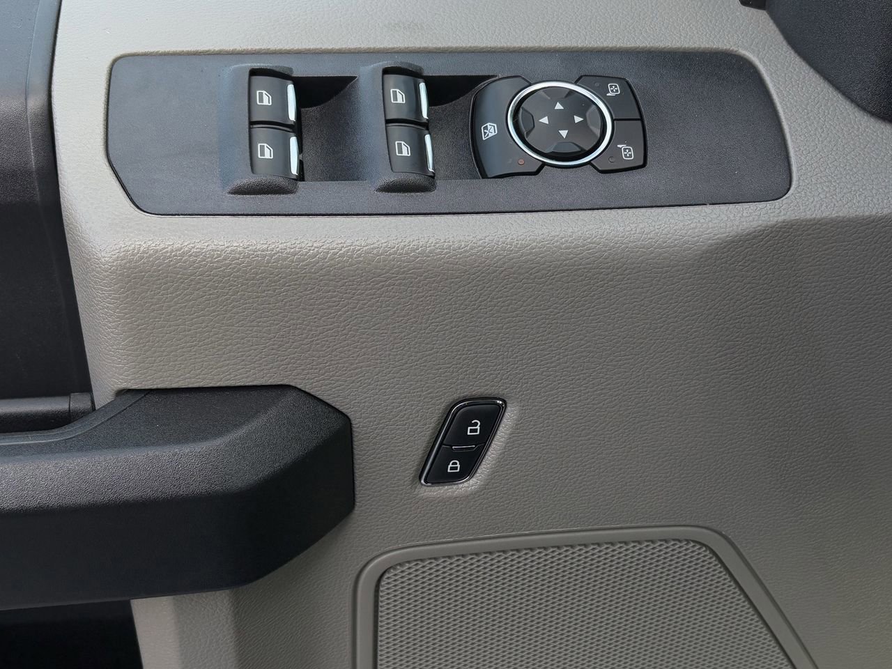 Certified 2022 Ford F350 XL w/ Power Equipment Group image 25