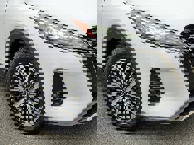 Used 2024 Nissan Kicks SR w/ SR Premium Package image 9