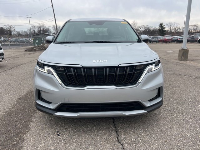 Used 2022 Kia Carnival LX image 7