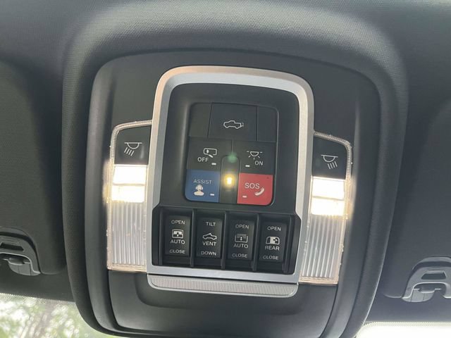 Used 2021 RAM 1500 Laramie AWD/4WD image 33