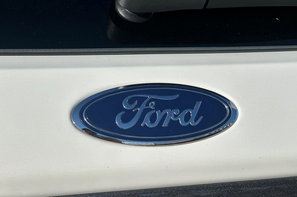 Certified 2023 Ford Explorer XLT w/ Equipment Group 202A image 32