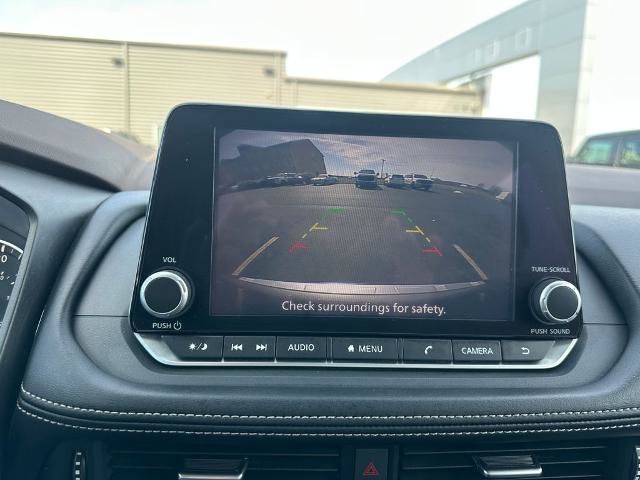 Used 2023 Nissan Rogue SV image 11