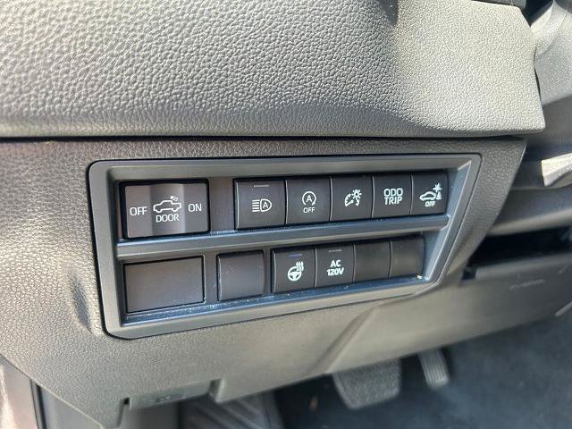 Used 2024 Toyota Tundra Limited AWD/4WD image 17