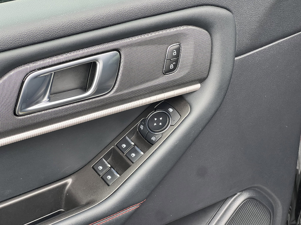 Certified 2025 Ford Explorer ST-Line image 15