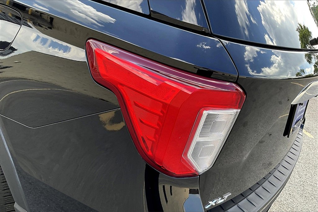 Certified 2022 Ford Explorer XLT w/ Class IV Trailer Tow Package image 28