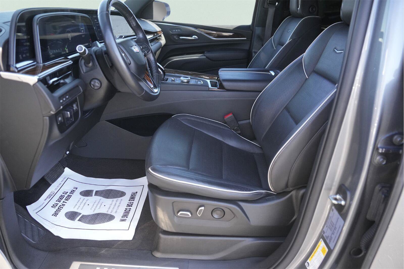 Used 2022 Cadillac Escalade Premium Luxury w/ Performance Package RWD image 9