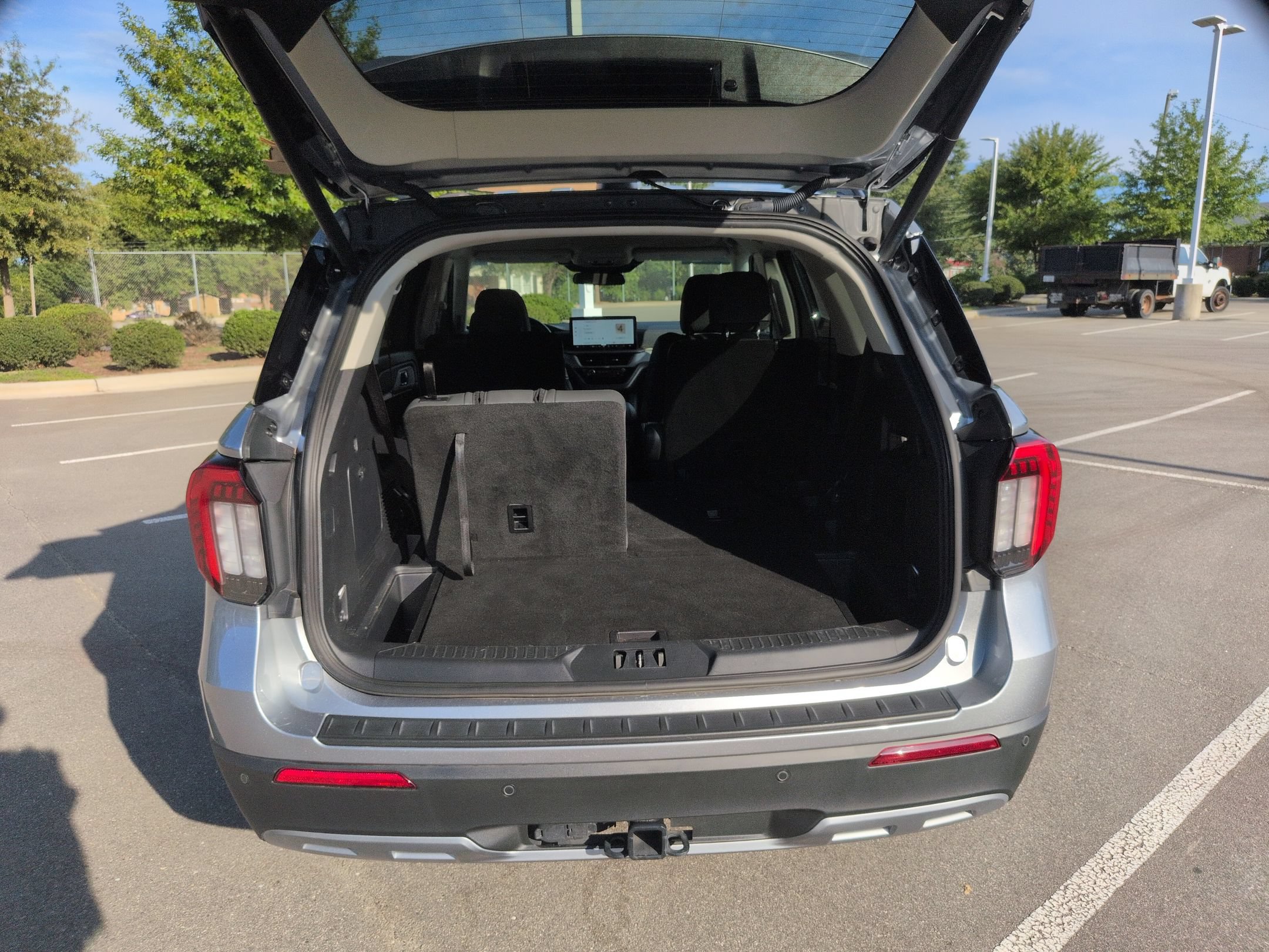 Certified 2025 Ford Explorer Active w/ Active Comfort Package RWD image 33