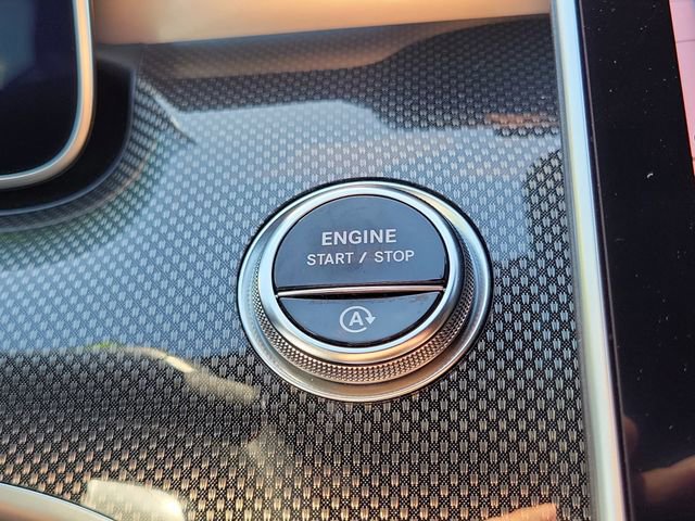 Used 2024 Mercedes-Benz C 300 Sedan image 15