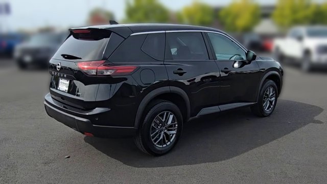 Used 2024 Nissan Rogue S AWD/4WD image 9
