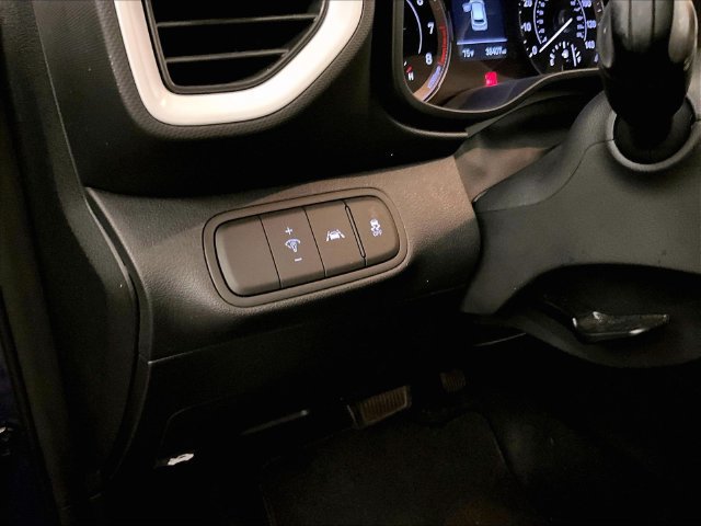 Used 2022 Hyundai Venue Limited FWD image 31