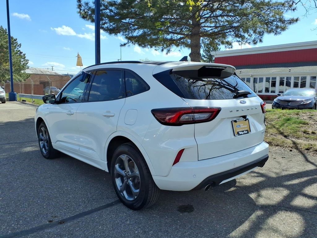 Certified 2024 Ford Escape ST-Line w/ Tech Pack #1 AWD/4WD image 8