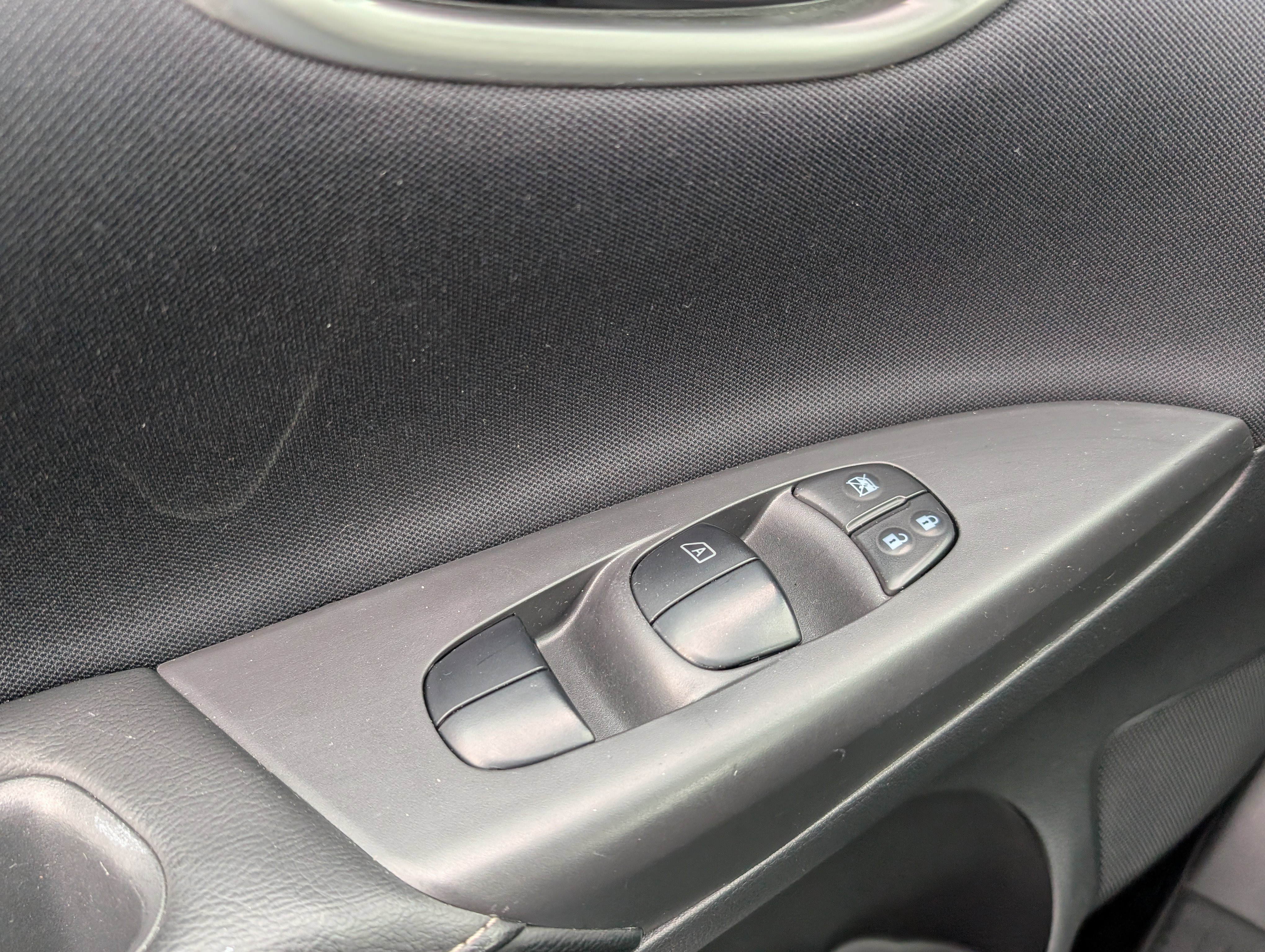 Used 2018 Nissan Sentra SV w/ Premium Package (P01) image 16