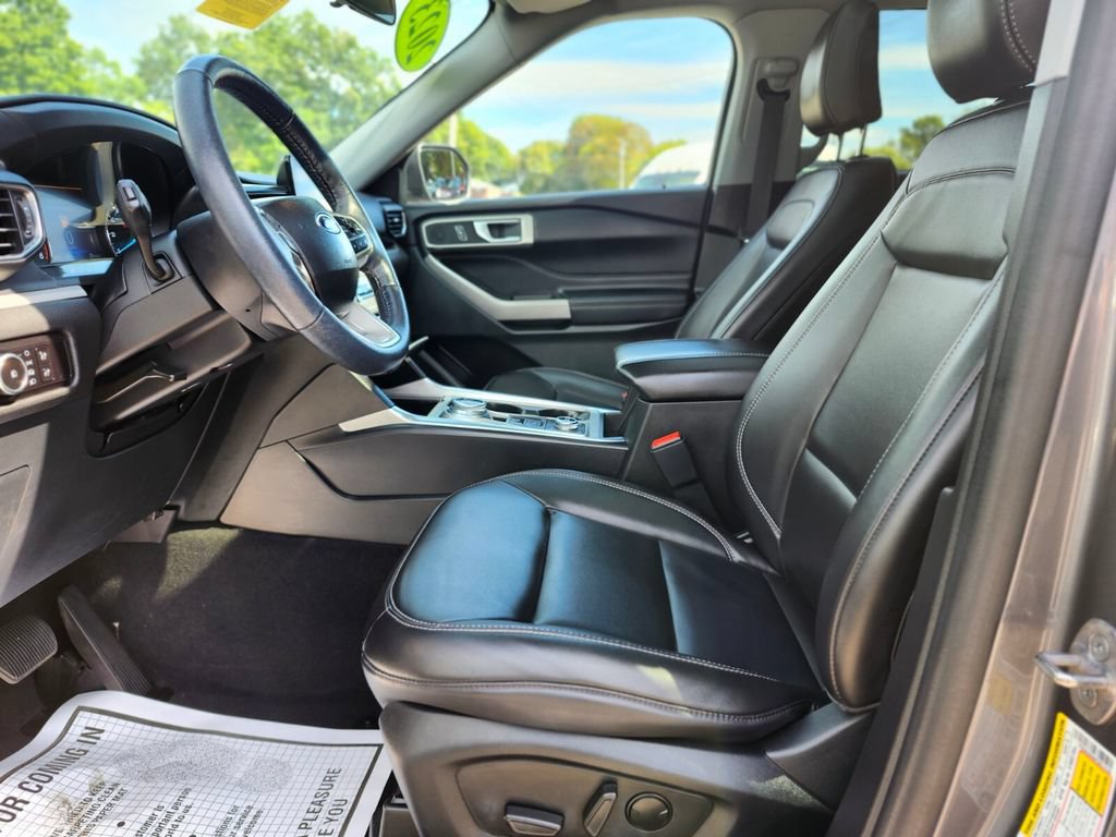 Certified 2023 Ford Explorer XLT w/ Equipment Group 202A AWD/4WD image 19