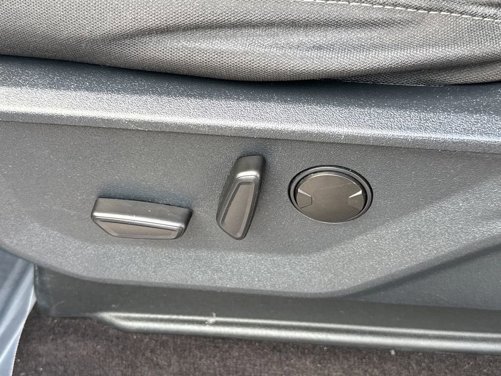 Certified 2022 Ford F150 XLT w/ Equipment Group 302A High image 26