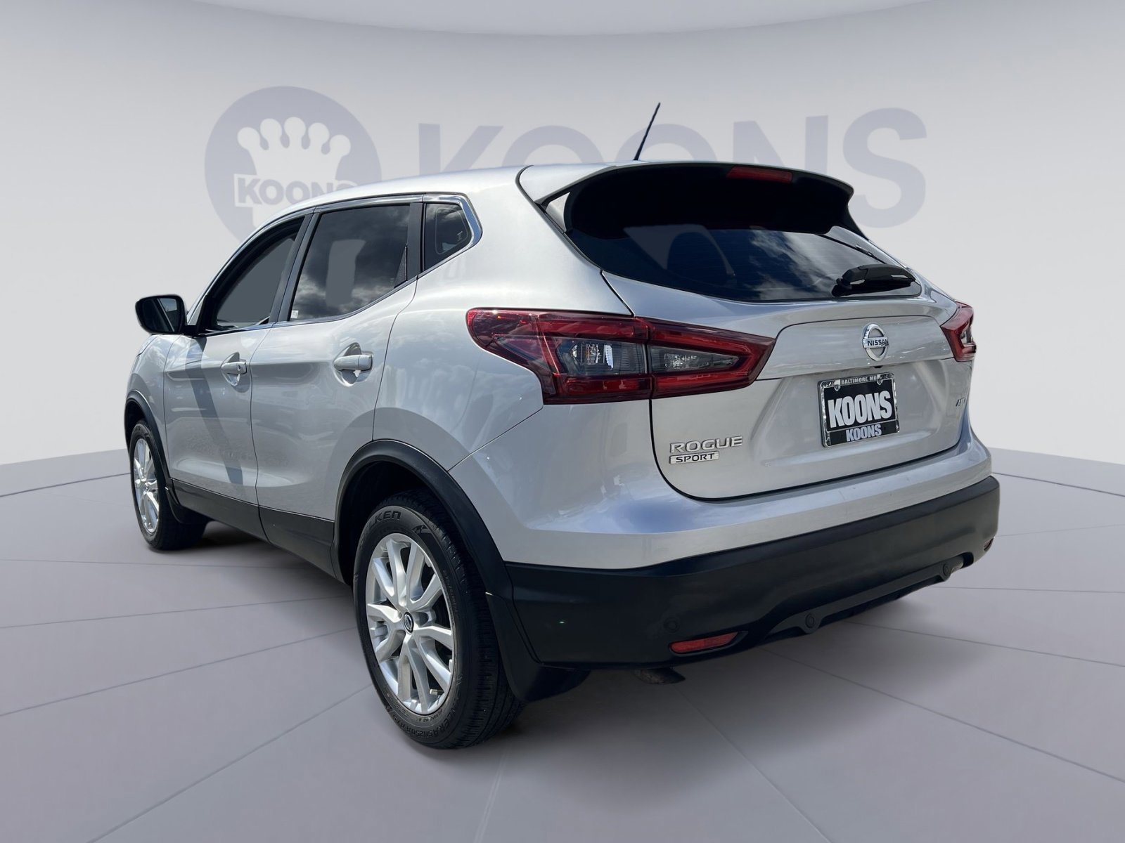Used 2021 Nissan Rogue Sport S image 5