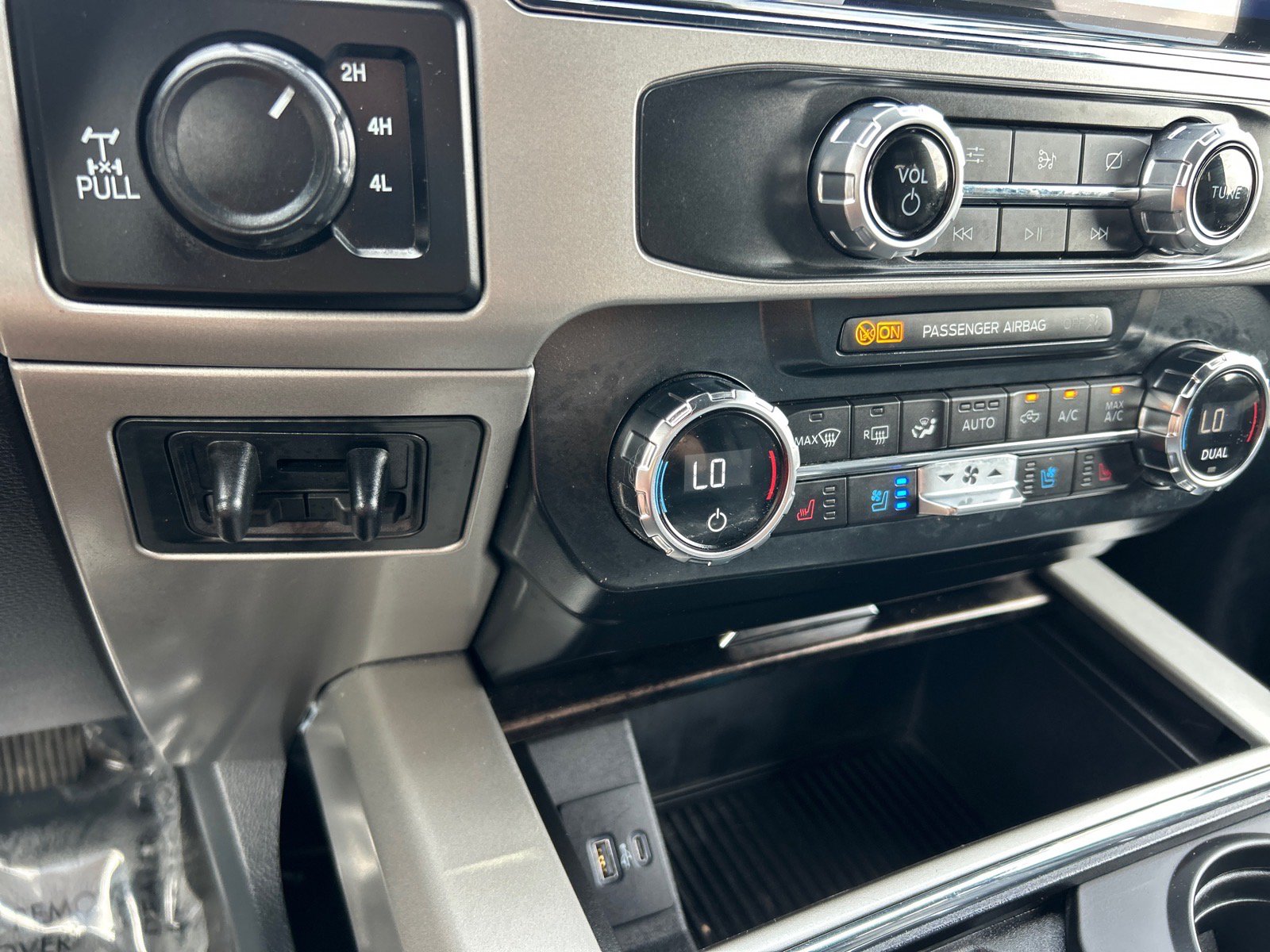 Certified 2022 Ford F250 Lariat AWD/4WD image 33