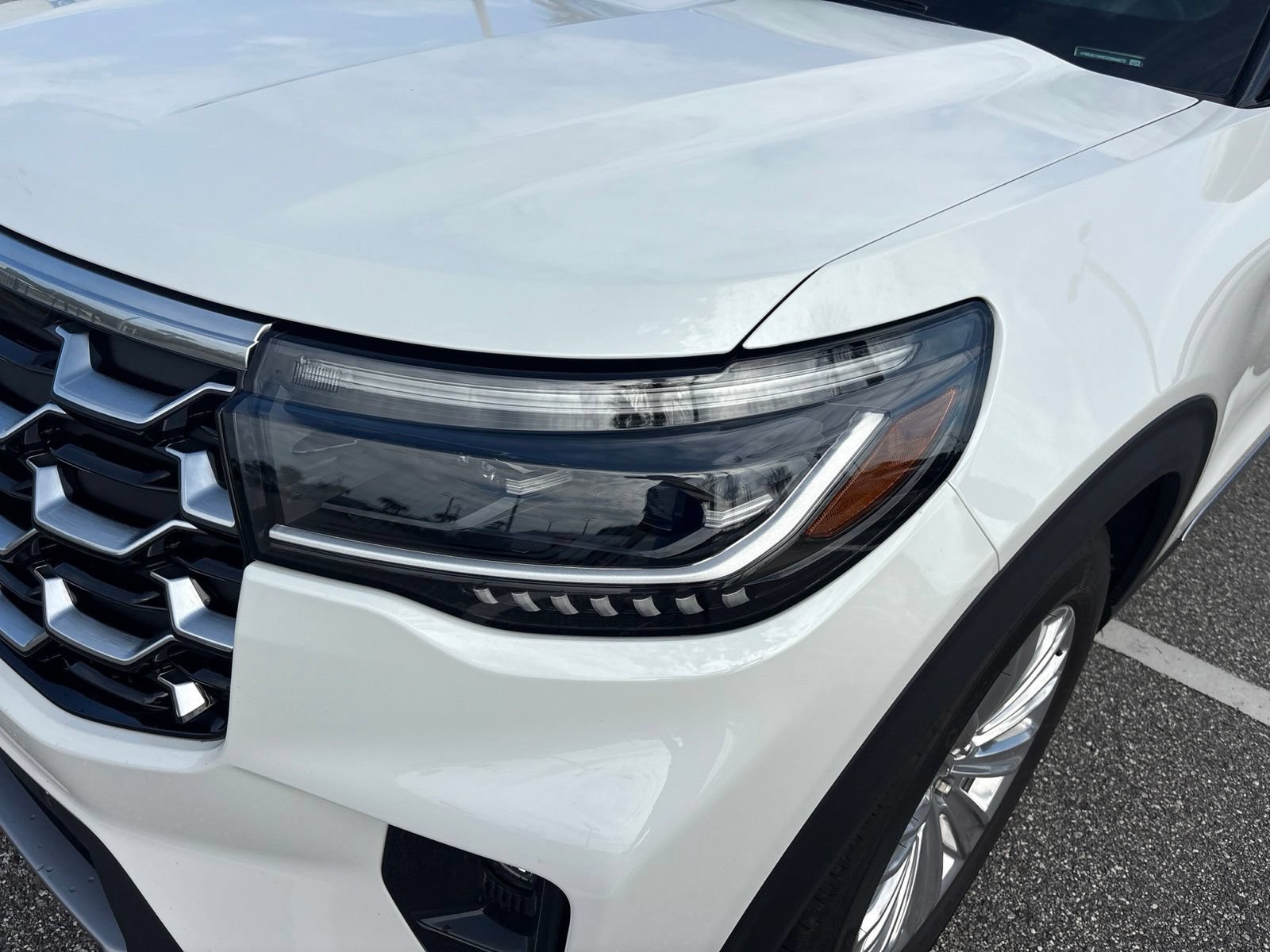 Certified 2025 Ford Explorer Platinum RWD image 10