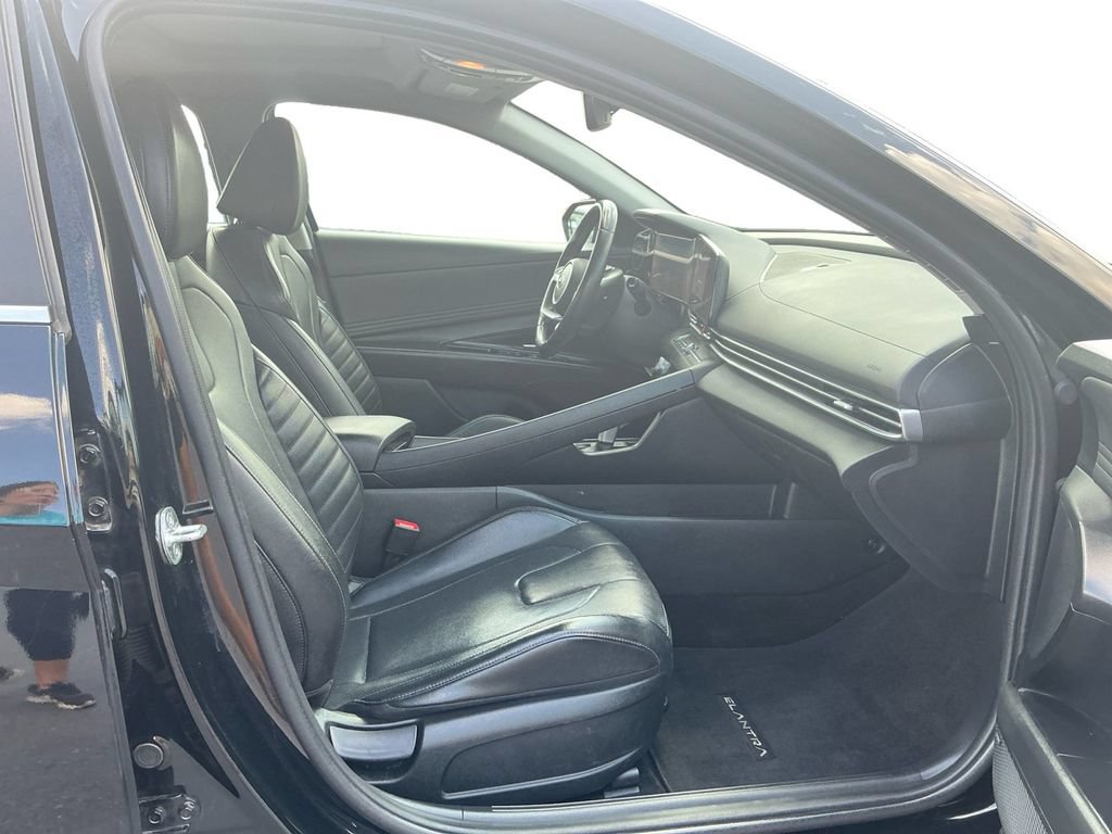 Used 2023 Hyundai Elantra Limited FWD image 22