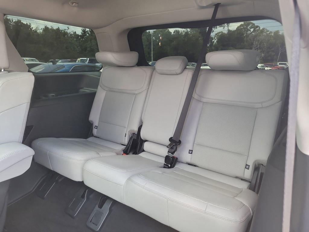 Certified 2025 Ford Expedition Platinum w/ Driver's Package AWD/4WD image 14