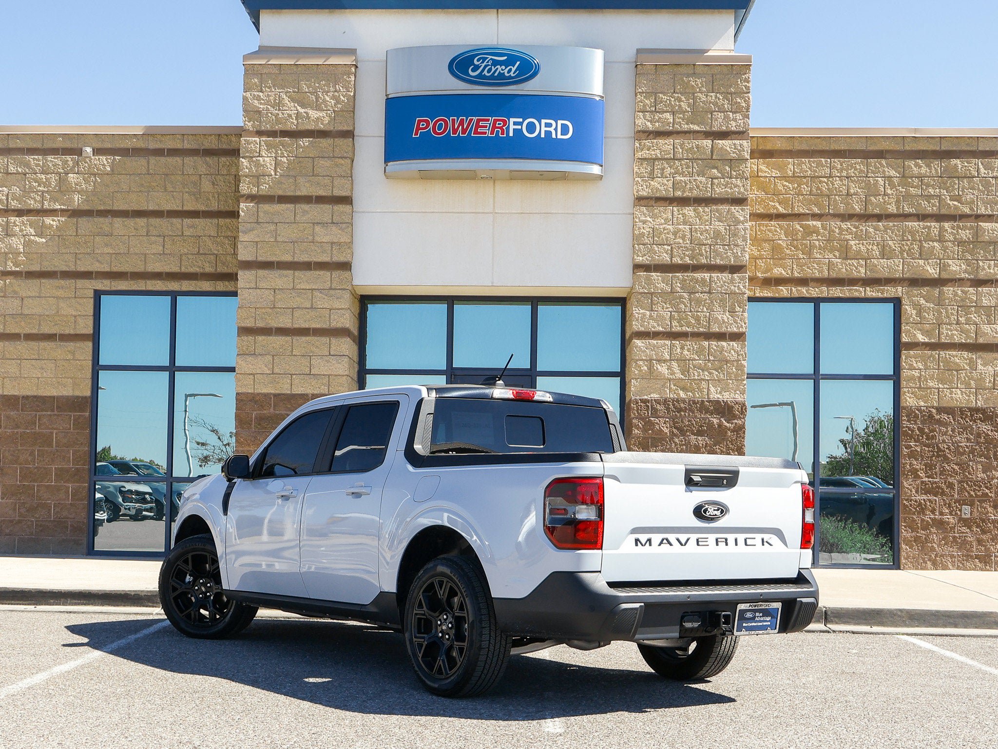 Certified 2025 Ford Maverick Lariat w/ Black Appearance Package AWD/4WD image 8