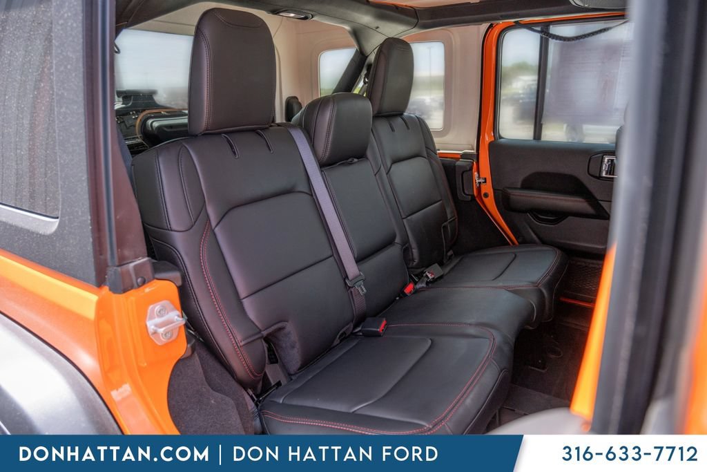Used 2025 Jeep Wrangler Unlimited Rubicon w/ Convenience Group AWD/4WD image 27