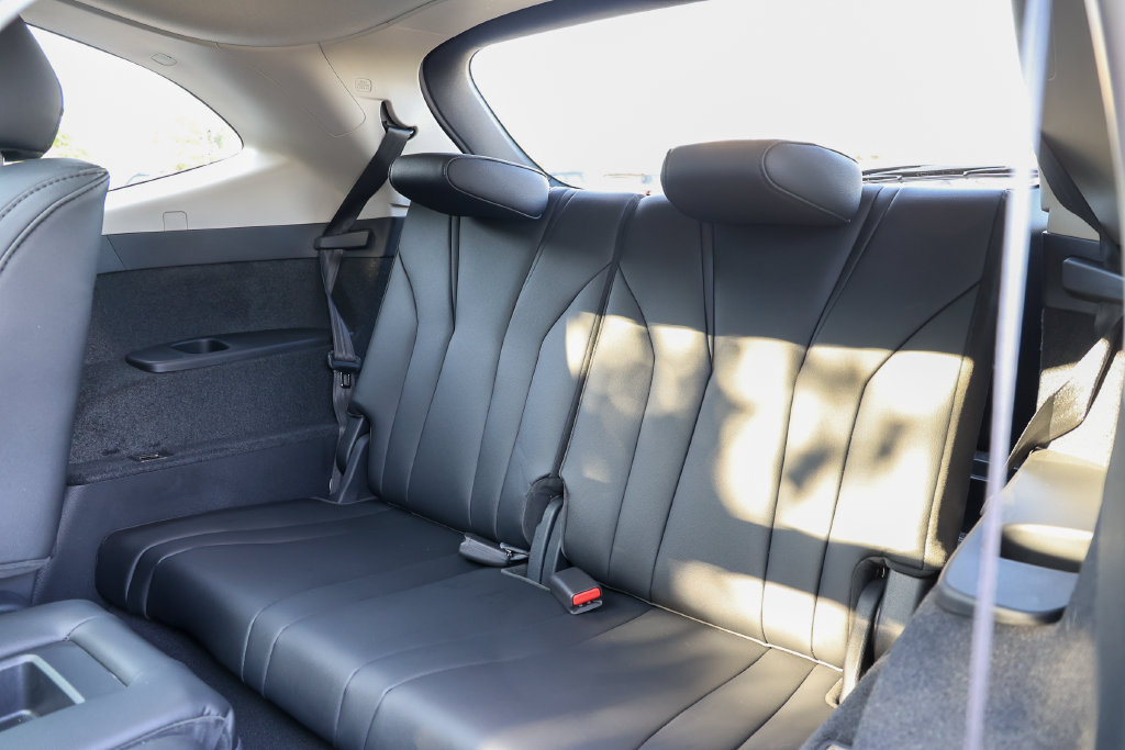 Used 2025 Acura MDX SH-AWD image 42