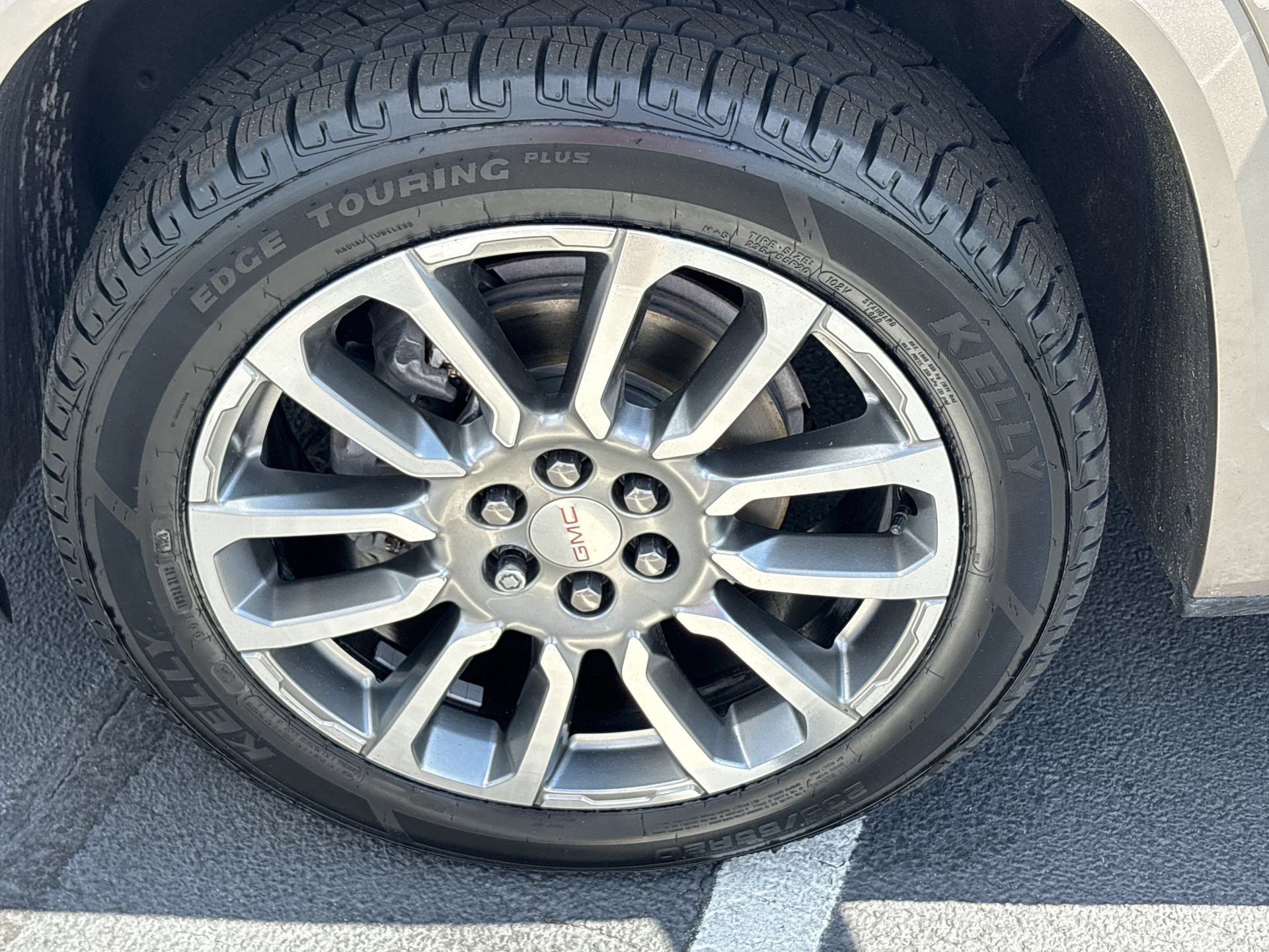 Used 2023 GMC Acadia Denali w/ Denali Ultimate Package FWD image 31