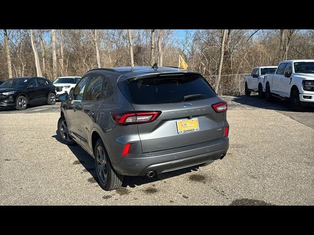 Certified 2024 Ford Escape ST-Line w/ Tech Pack #1 AWD/4WD image 5