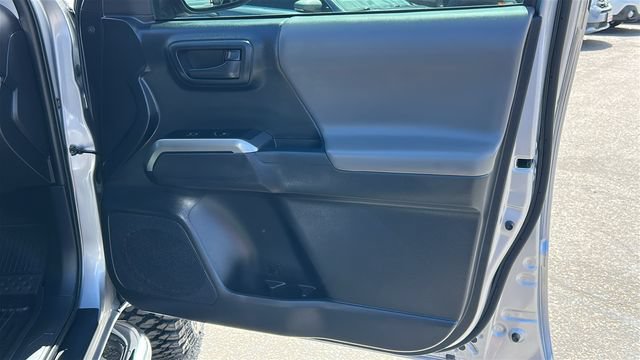 Used 2021 Toyota Tacoma SR5 RWD image 10