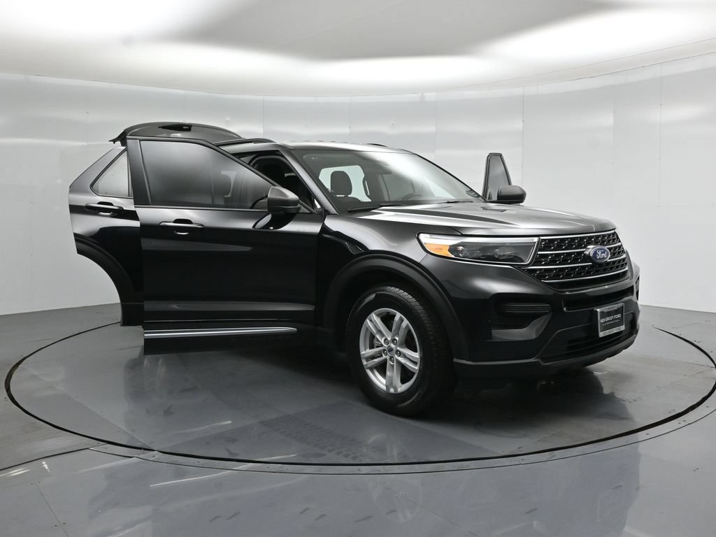 Certified 2024 Ford Explorer XLT RWD image 26