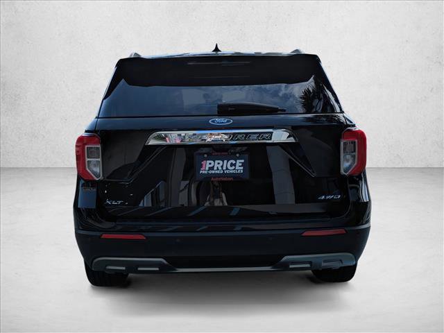 Certified 2022 Ford Explorer XLT w/ Equipment Group 202A image 4