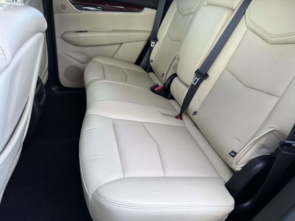 Used 2019 Cadillac XT5 Luxury image 23