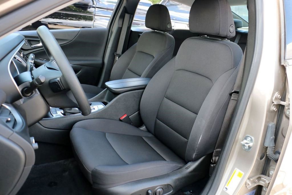 Used 2025 Chevrolet Malibu LT FWD image 18