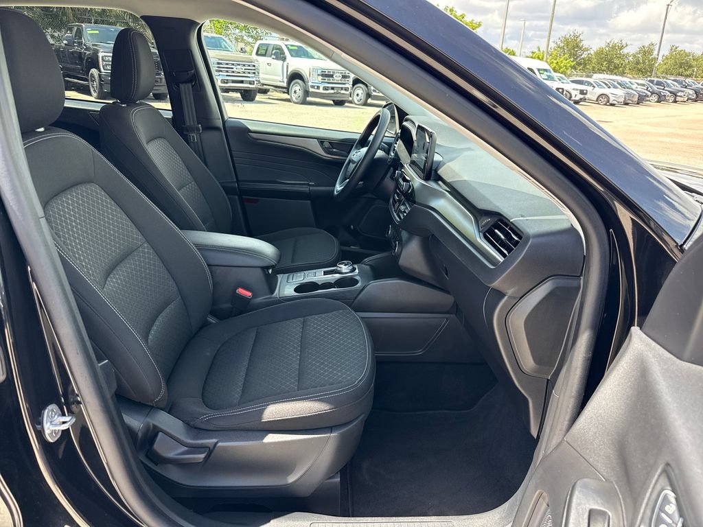 Certified 2025 Ford Escape Active FWD image 24
