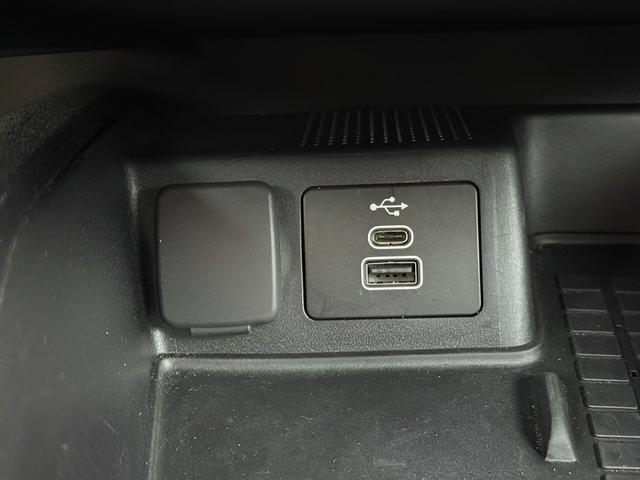 Certified 2025 Ford Bronco Sport Outer Banks w/ Outer Banks Tech Package+ AWD/4WD image 15