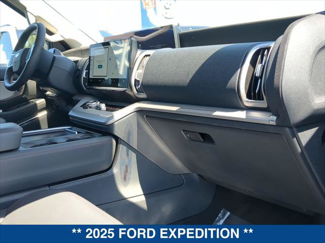 Certified 2025 Ford Expedition Max Active AWD/4WD image 20