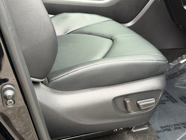 Used 2026 Toyota Highlander XLE AWD/4WD image 32