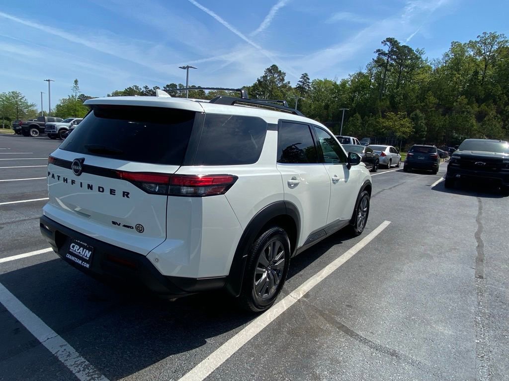Used 2022 Nissan Pathfinder SV w/ SV Black Package image 5