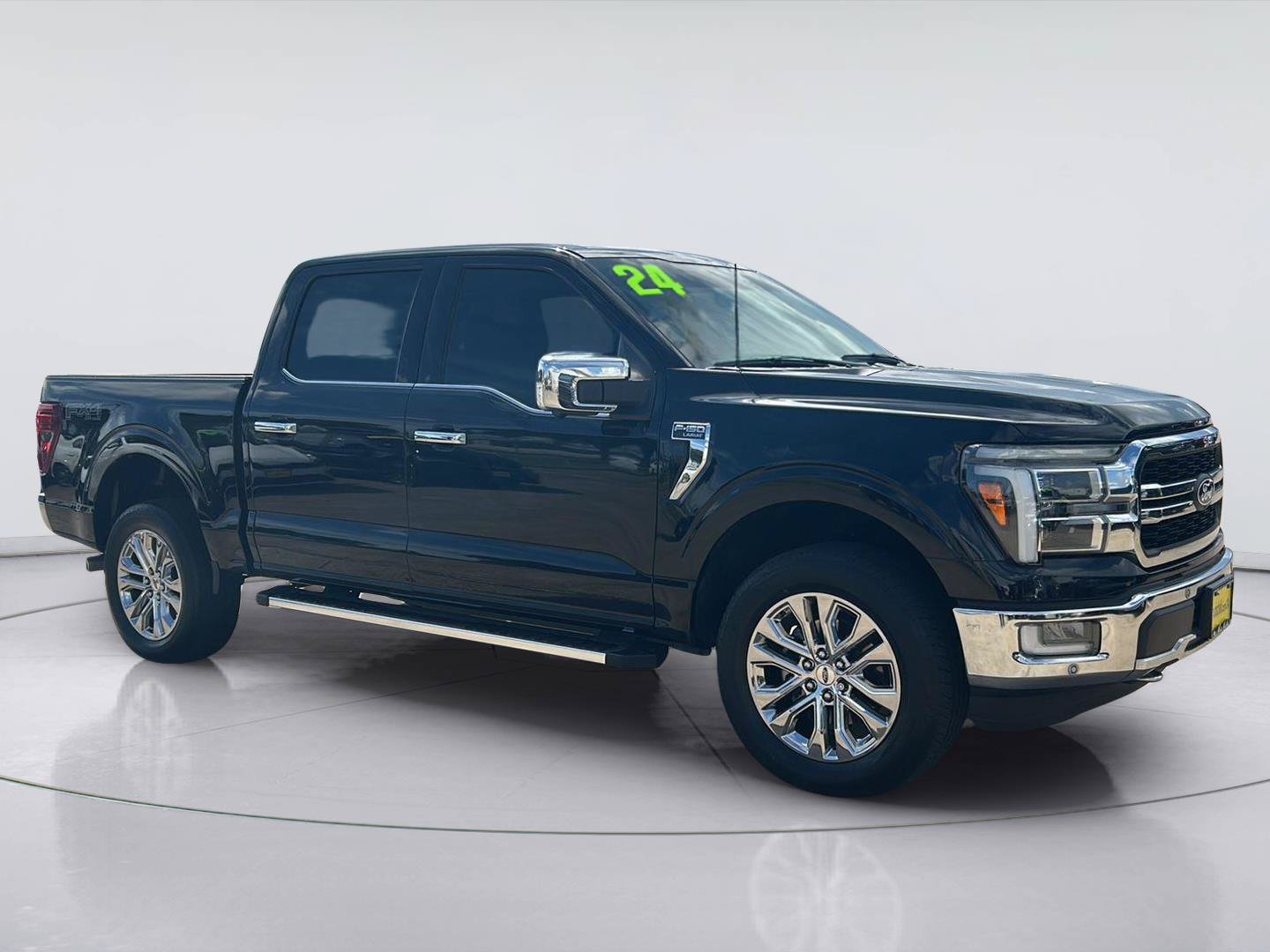 Certified 2024 Ford F150 Lariat w/ FX4 Off-Road Package AWD/4WD image 3