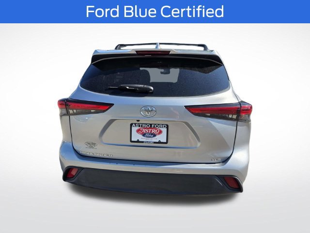 Used 2022 Toyota Highlander XLE FWD image 6