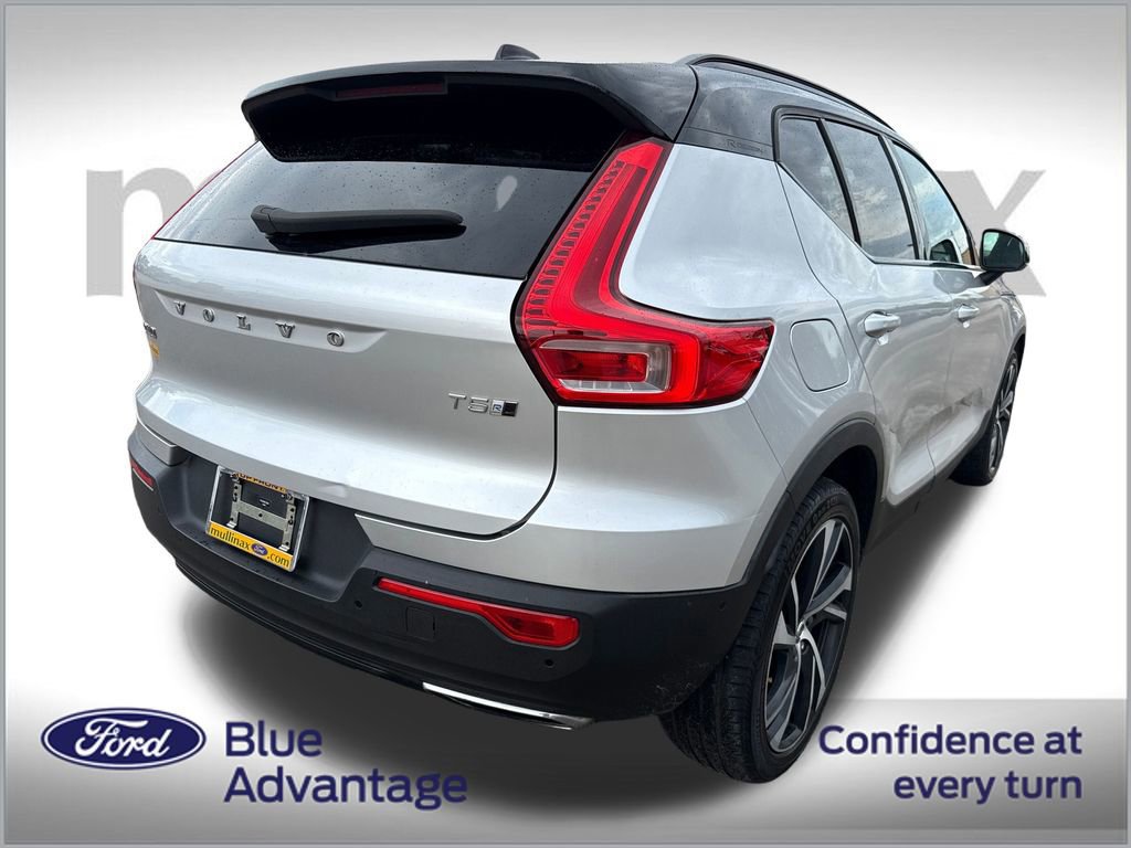Used 2019 Volvo XC40 T5 R-Design image 3