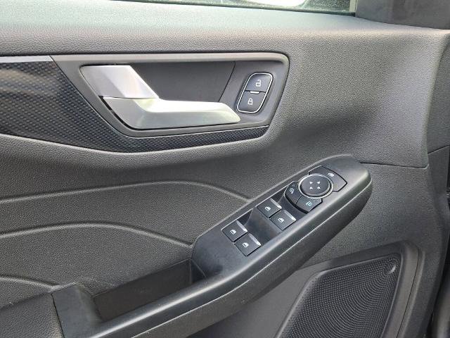 Certified 2025 Ford Escape ST-Line Select AWD/4WD image 22